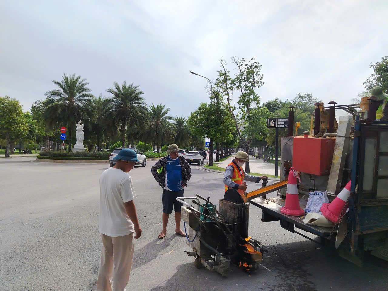 Sơn vạch kẻ đường